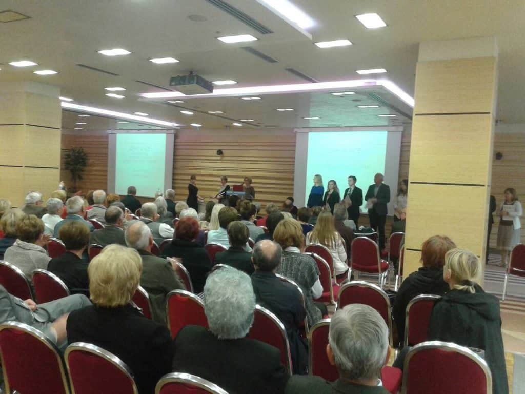 IMG-35b33f61f68df4d0e8e4f26d57fcfe94-V