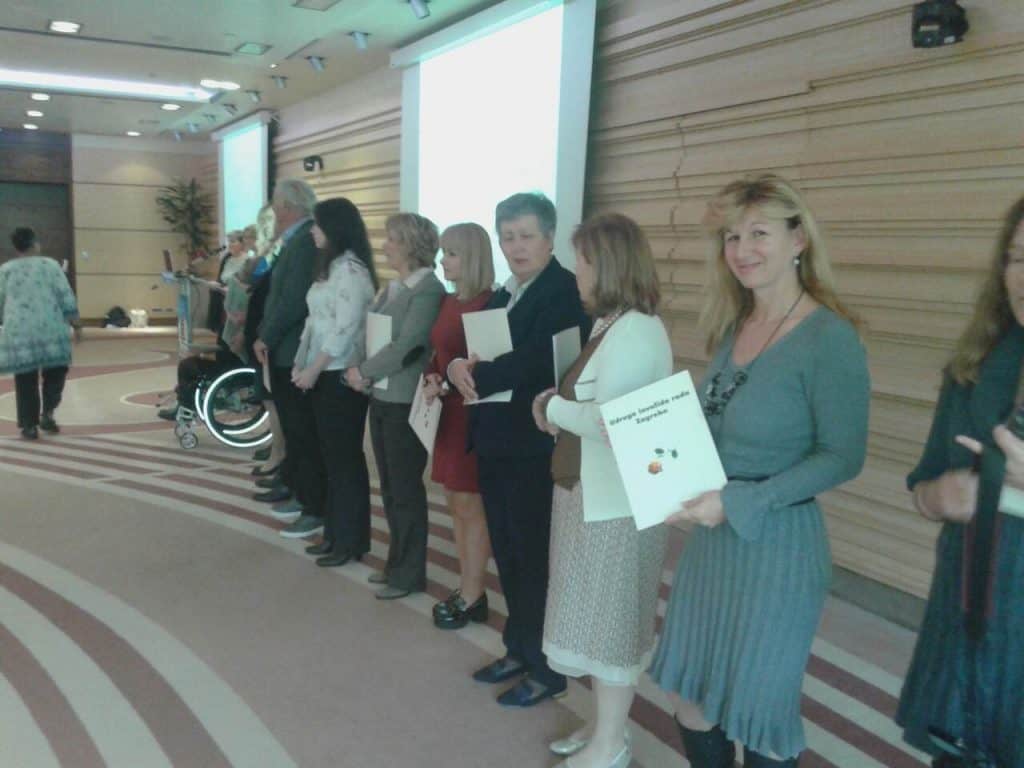 IMG-461377e0617c7da0948e6e842de5d25e-V